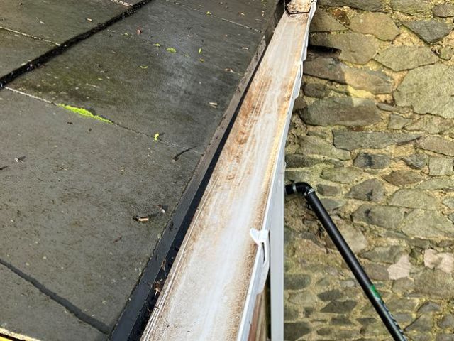 gutter-cleaining-5