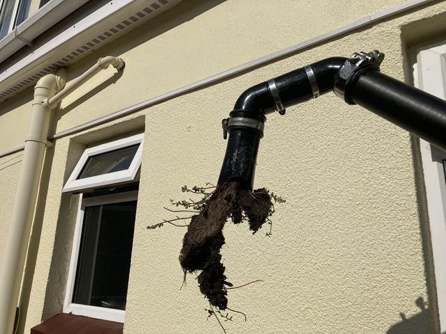 gutter-cleaining-16